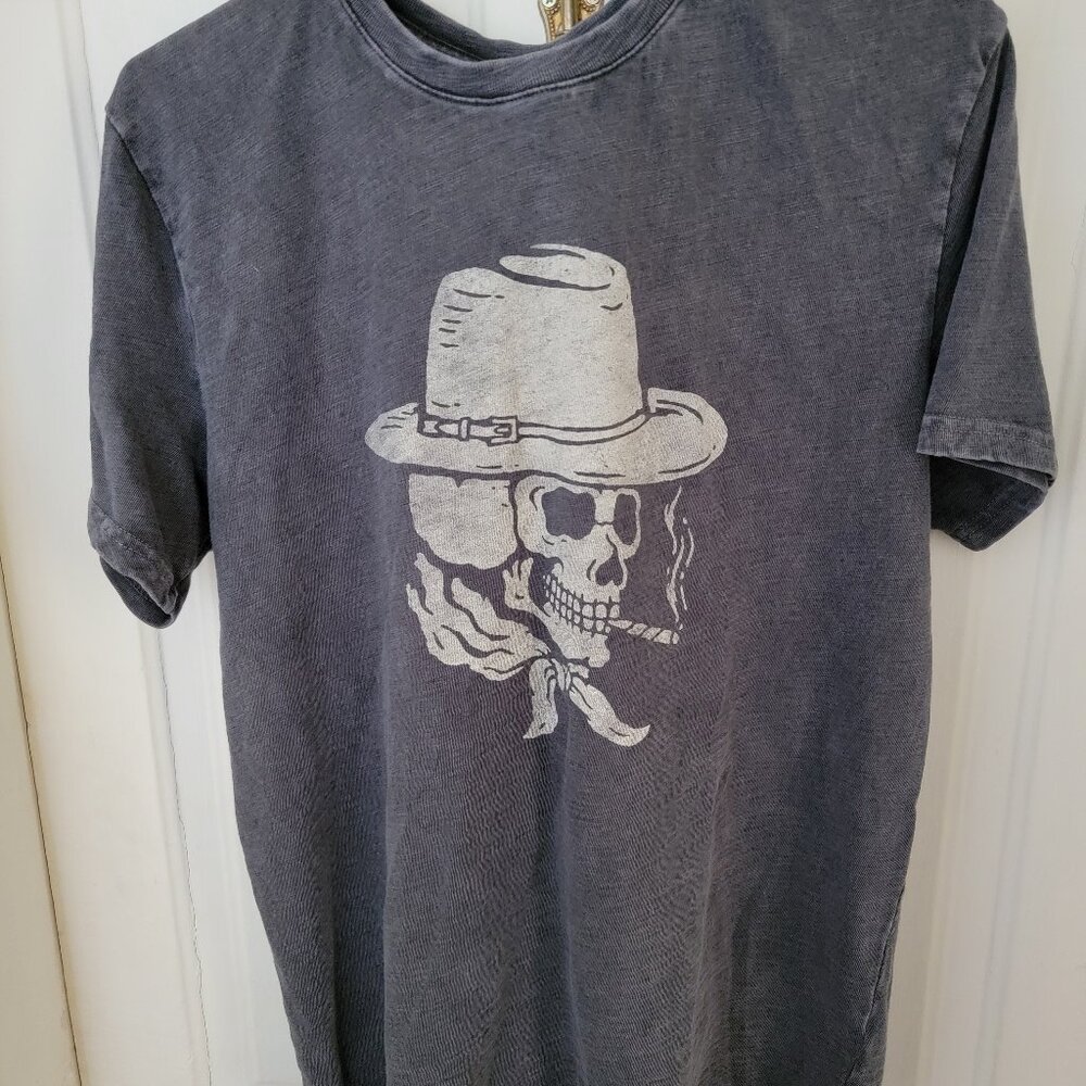 Skull Wild Wild West Charcoal Gray t-shirt Never worn 100% cotton Men's Large